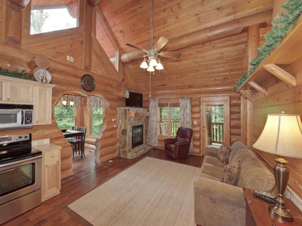 Bearly Lovers Gatlinburg Exterior photo